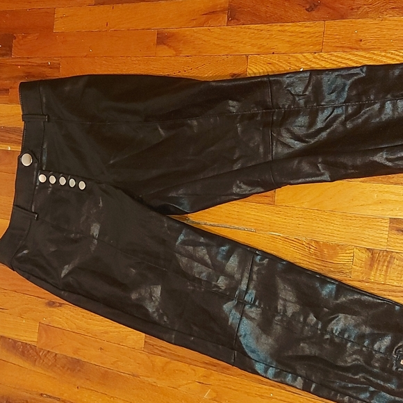 Button-Up Faux Leather Skinny Pants - Picture 4 of 7